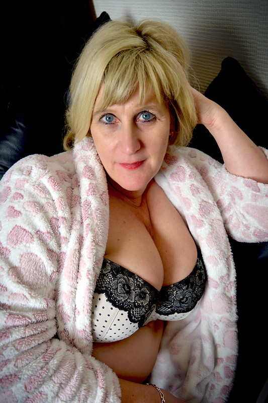 Southern milf charms your cock fan xxx pic